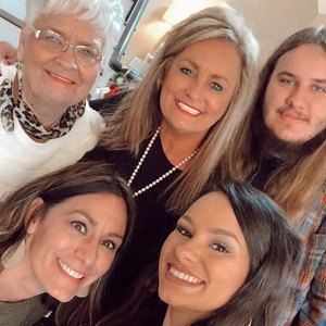 Meet your Posher, Mia